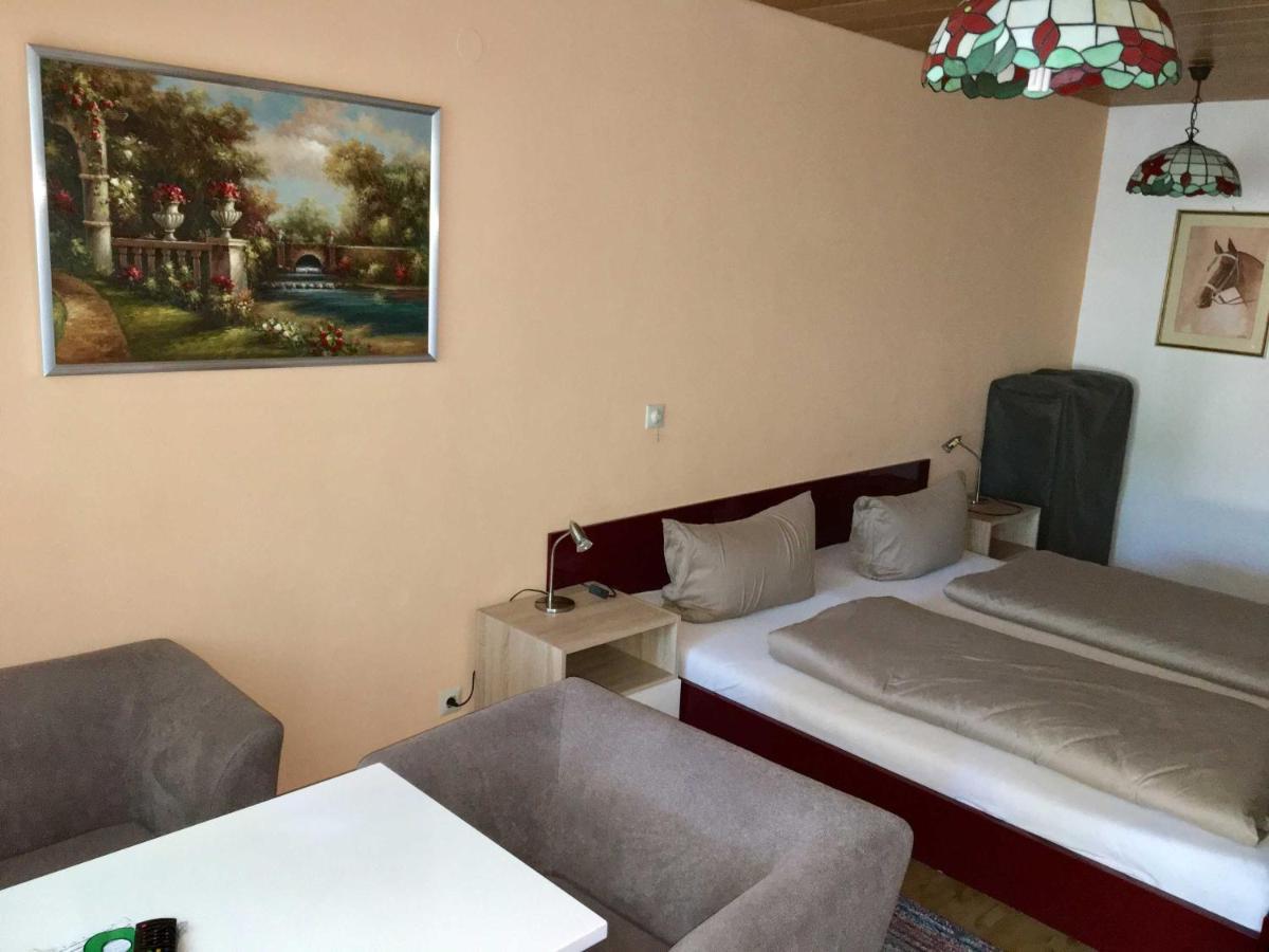 Gaestehaus Am Lindenweg 미르스부르크 외부 사진