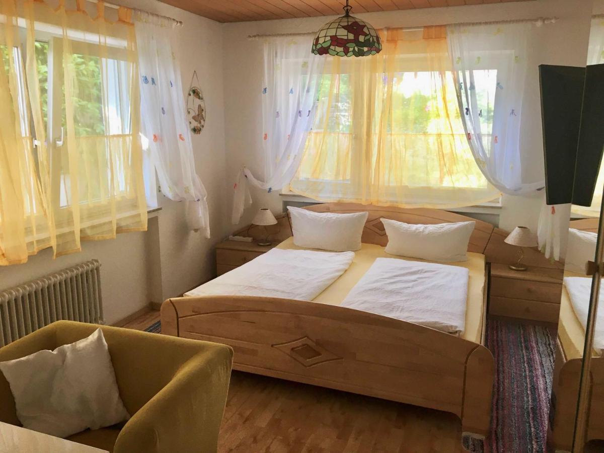 Gaestehaus Am Lindenweg 미르스부르크 외부 사진