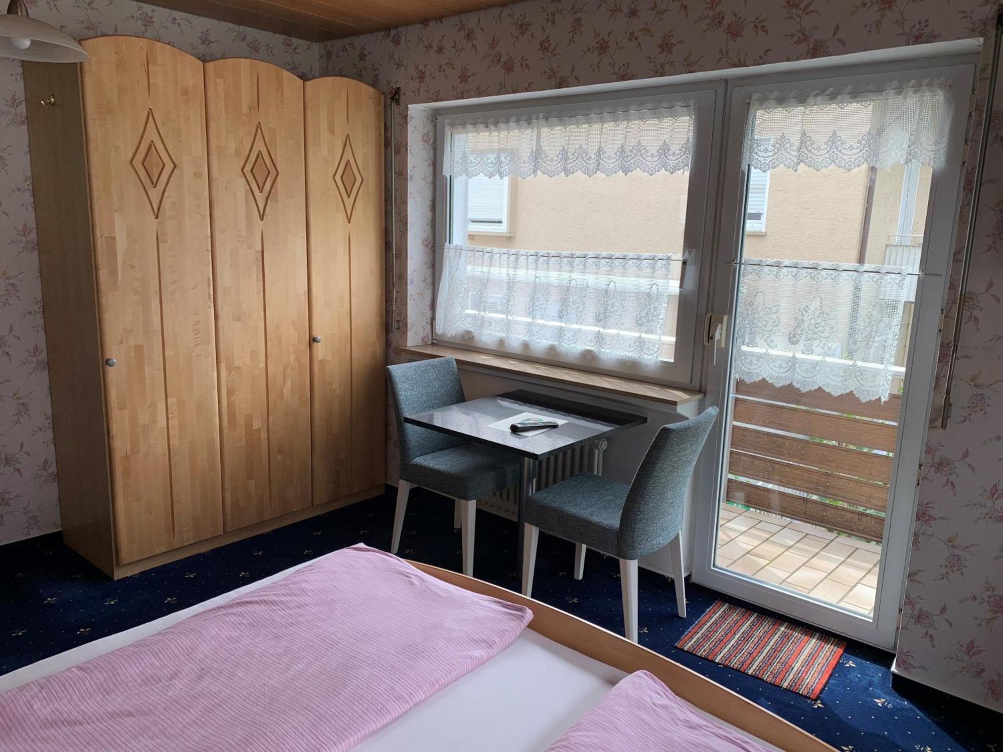 Gaestehaus Am Lindenweg 미르스부르크 외부 사진