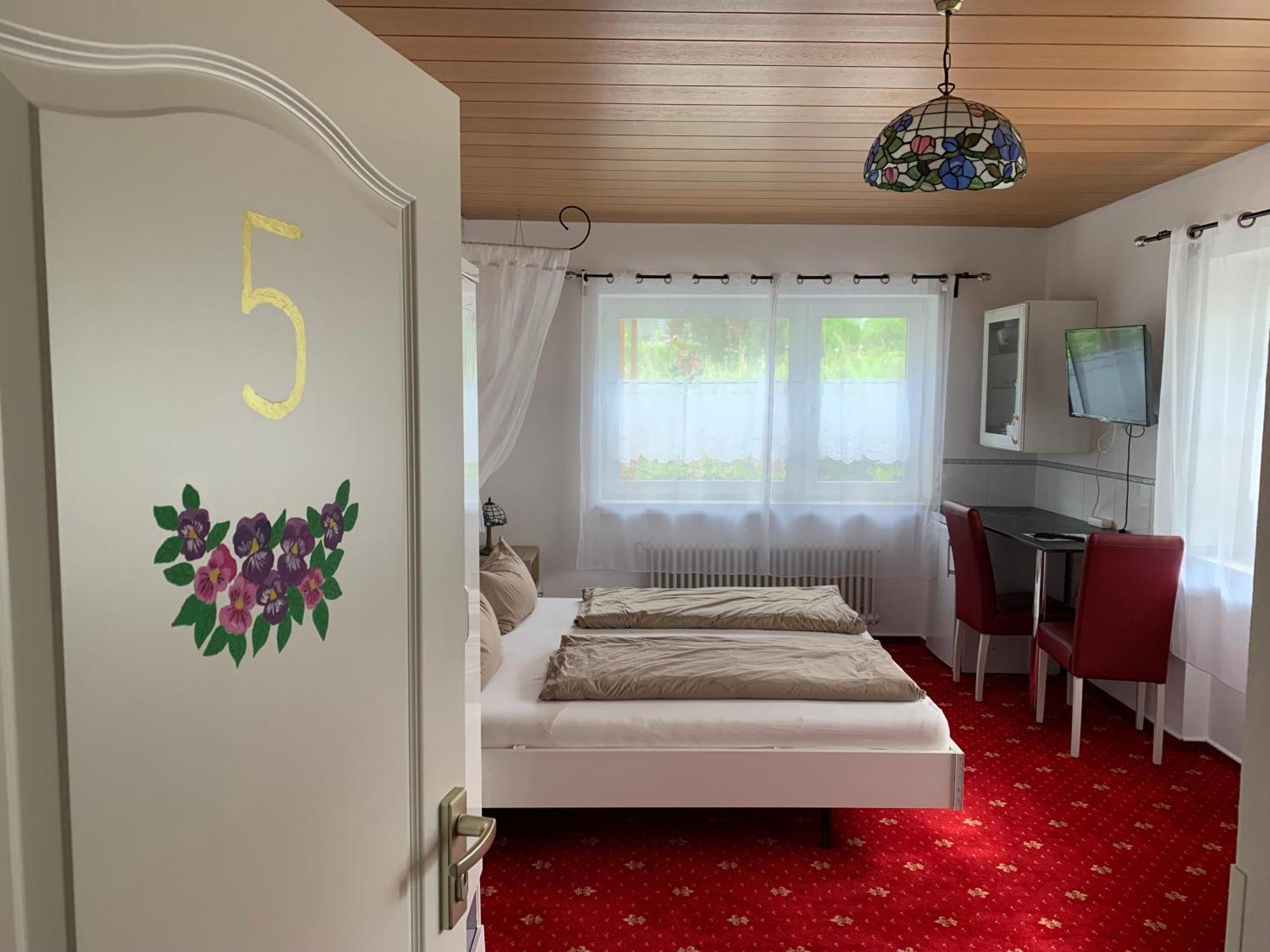 Gaestehaus Am Lindenweg 미르스부르크 외부 사진